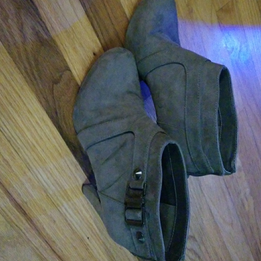Booties grey by guess